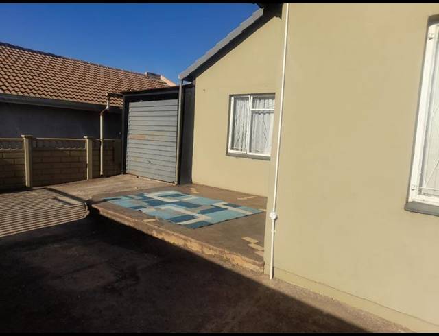 3 BEDROOM HOUSE FOR SALE IN LEBOENG